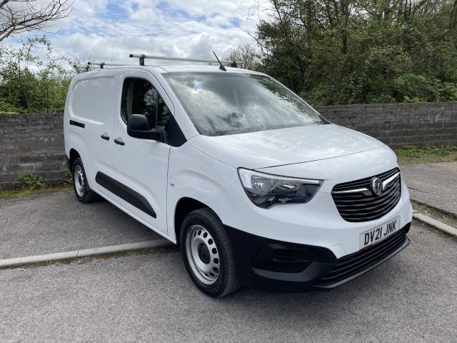 Vauxhall Combo Cargo 2300 1.5 Turbo D 100ps H1 Dynamic Van Panel Van Diesel White